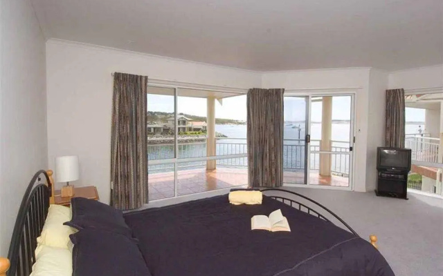 Anchorage Holiday Apartments
