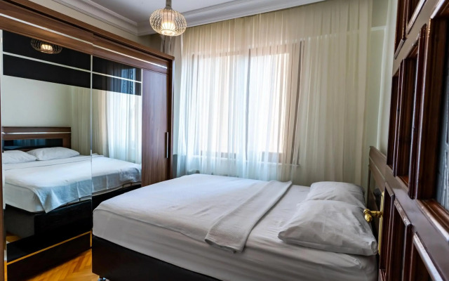 All air conditioned & Heated 3 Bedrooms Flat in the City