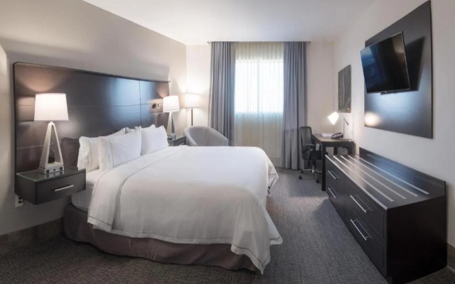 Holiday Inn Express & Suites Silao Aeropuerto - Terminal by IHG