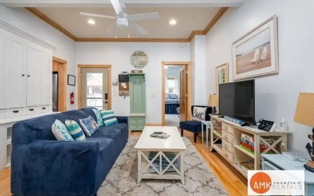 Lake Life Getaway - Condo Near Downtown
