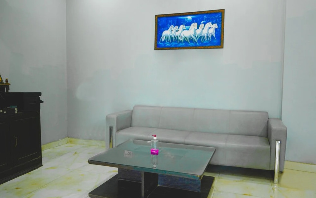 Roomshala 042 Grand Vikas
