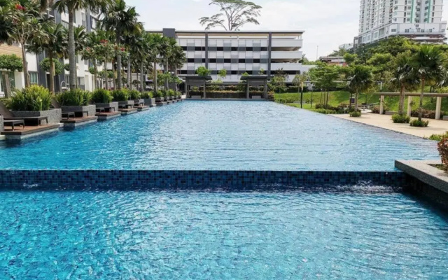 126 Larkin Studio Homestay
