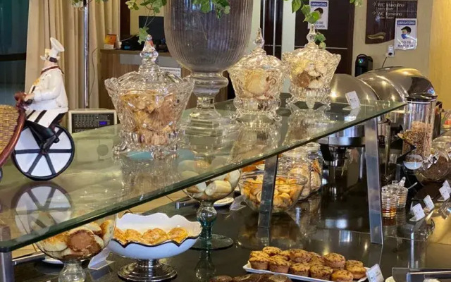 Iate Plaza Hotel