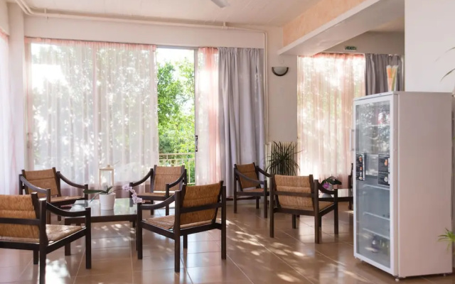 Trinasus Hotel