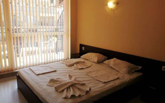 Апартаменты Menada Sunset Beach 4 Apartments комната для гостей
