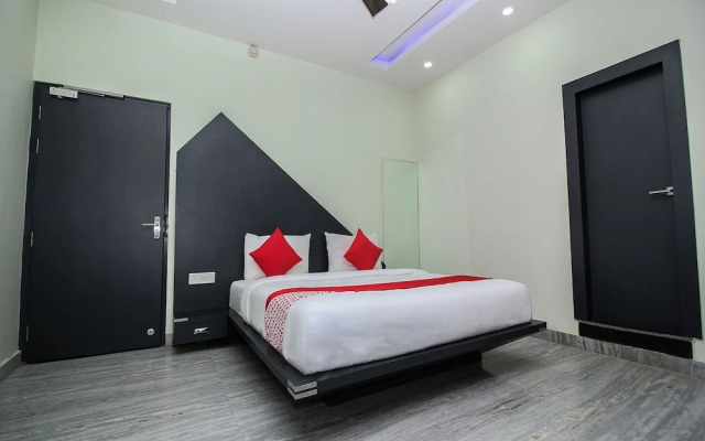 OYO 15783 Hotel Shree Kanji Palace