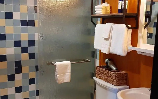 Anchor Inn Resort