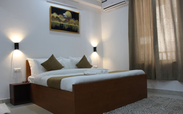 Aura Luxury Studio Near Artemis Hospital