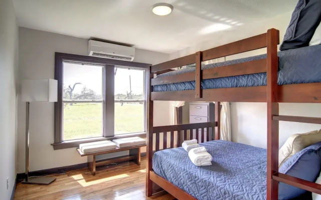 Pier Heaven 6031abc 9 Bedroom Home by RedAwning