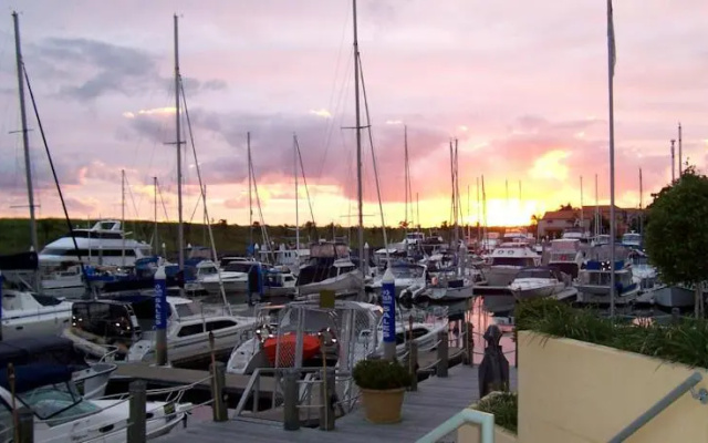 Marina Quays International Resort