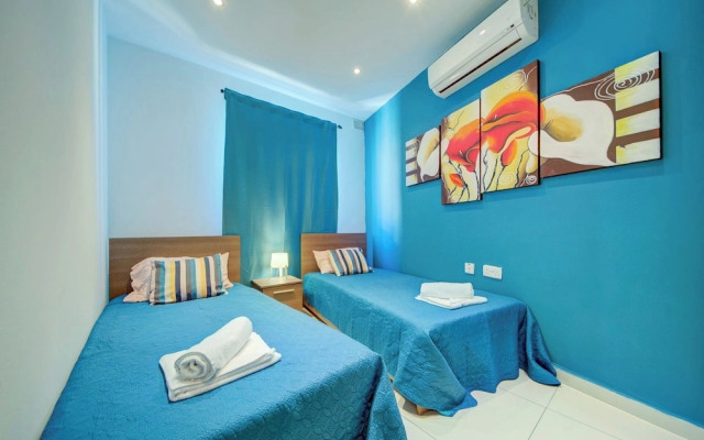 Exclusive Holiday Flat Steps to the Sliema Shops