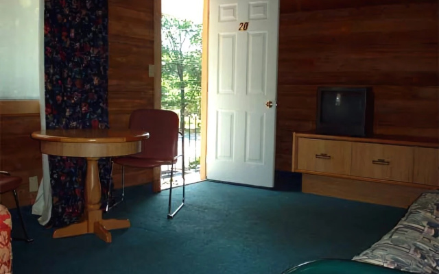 Riverview Lodge