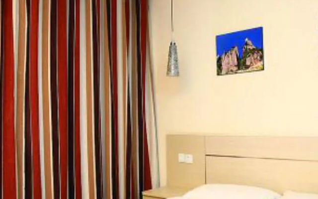 Galaxy Vanguard Boutique Hotel