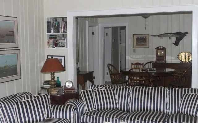 Kloeppel 3 Bedroom Home by Redawning