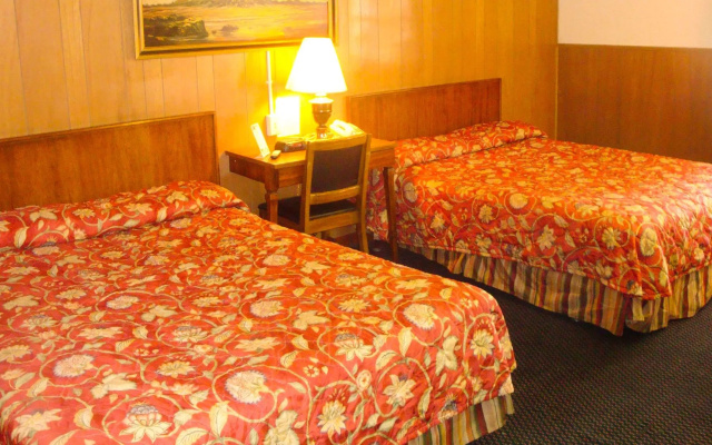 Budget Host Golden Wheat Motel