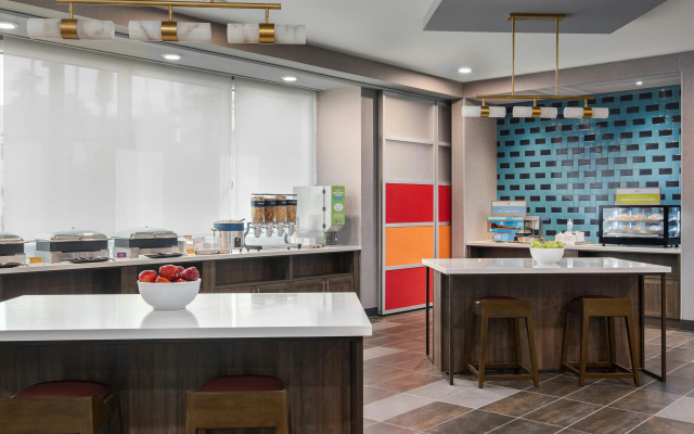 Home2 Suites BY Hilton Phoenix Midtown