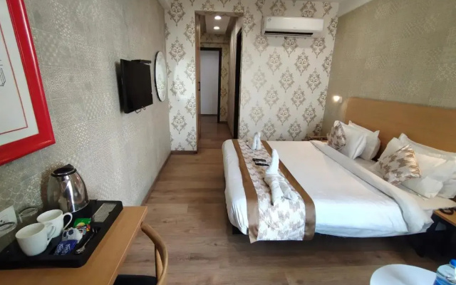 Saltstayz Select – Near Sohna Road City Center