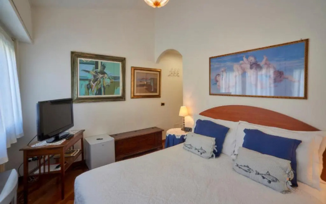 Tosca House