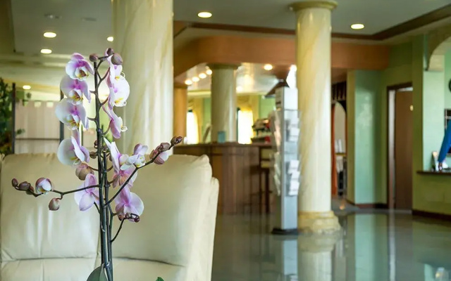 Eden Hotel