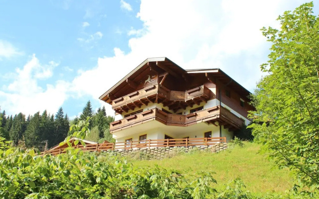 Luxurious Holiday Home With Terrace