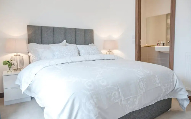 Rayleigh Lodge 2-Bedroom House