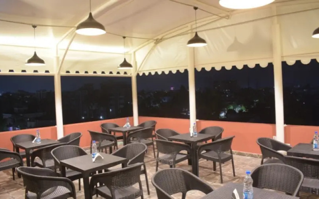 Goroomgo Royal Crown Puri