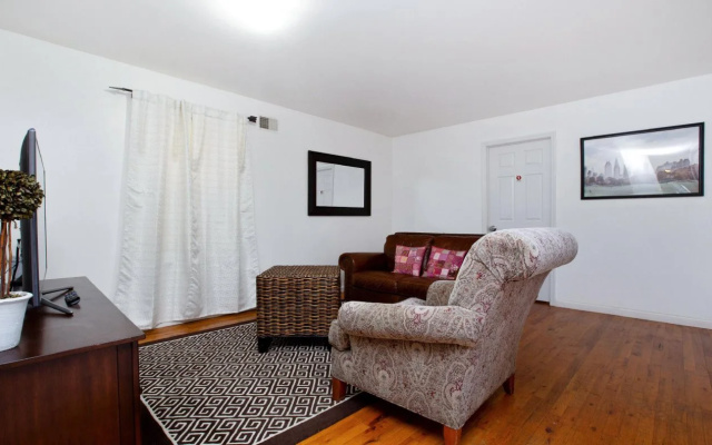 Racpanos Modern Stay on Ocean Avenue