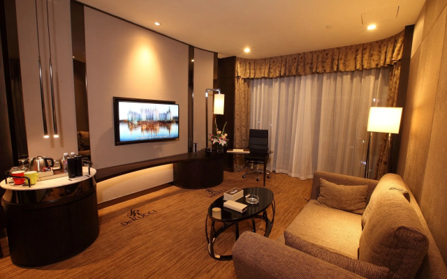 DeRUCCI Hotel