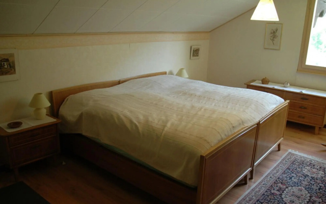 Charming Chalet Near Trails