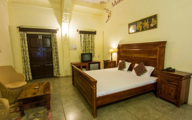 Hotel Jhalamand Garh