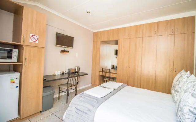 Little Rose Guesthouse  Self Catering