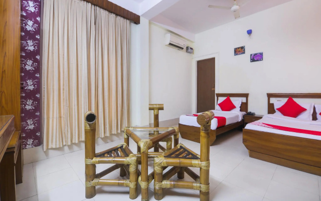 OYO 27059 Hotel Grand City