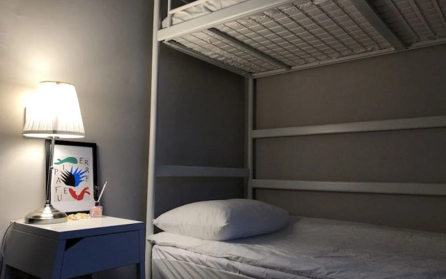 YH GuestHouse - Hostel
