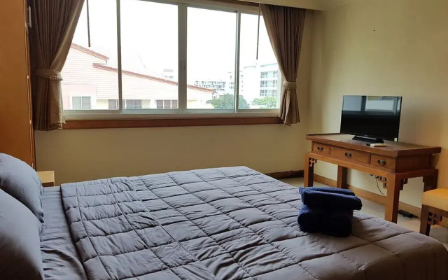 A Large 2 Br - 3 Baths 511 Downtown