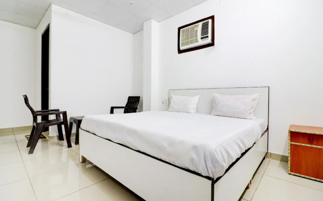 OYO 77805 Hotel Sweet Valley