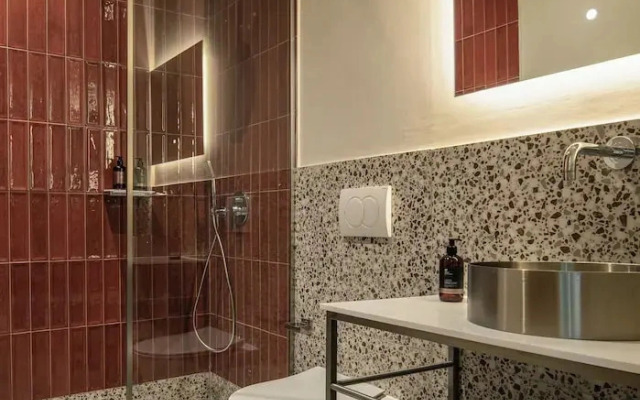 FOS Luxury Suites