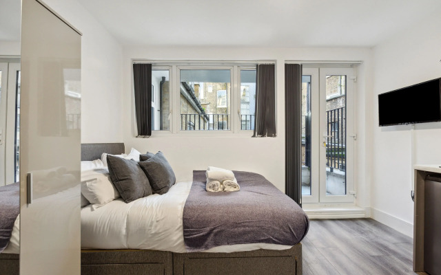 STH Sutherland Avenue Apartment