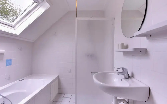 Cozy Holiday Home with Garden near Zwolle