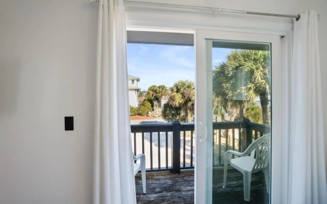 474 Tarpon Blvd