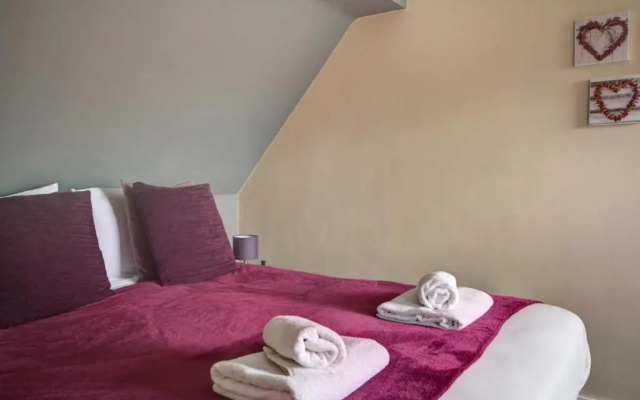 Walkers Court By Treetop Property