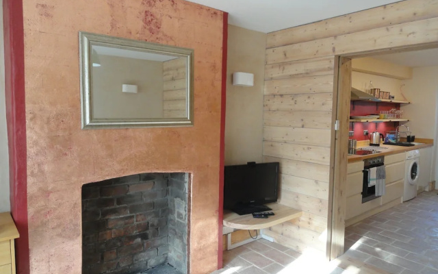 The Little Luckwell Apartment