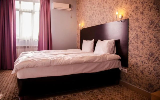 Tal Hotel