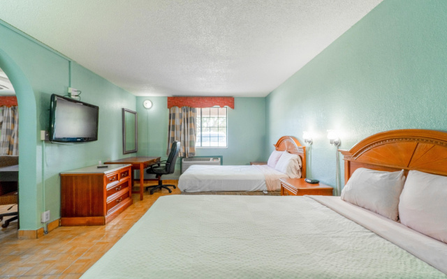 Lone Star Inn & Suites