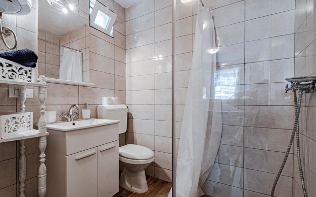 Beautiful Home in Potomje With Wifi and 1 Bedrooms