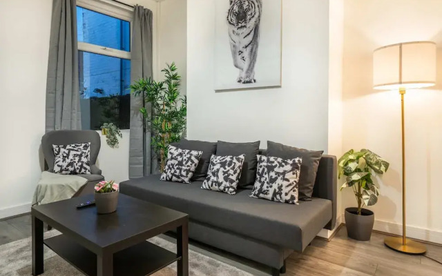 4 Bedrooms-4 Bathrooms House