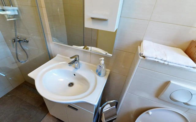 Beach apartment VAMI with sea view