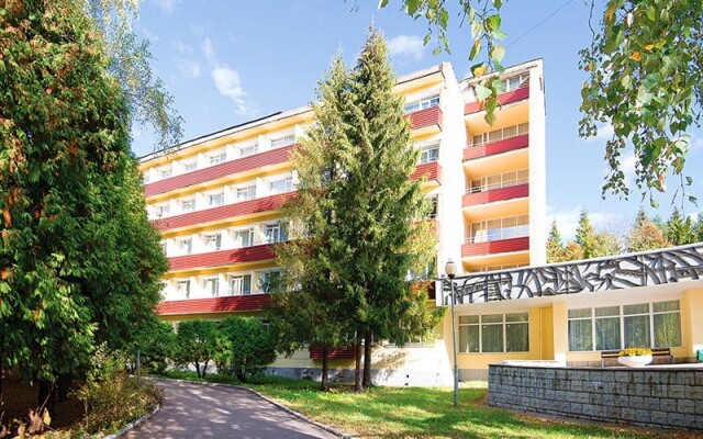 Гостиница Zvenigorodskiy Sanatorium вид на фасад