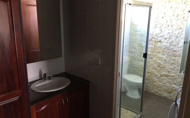 Country Plaza Motor Inn