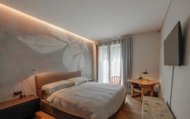 Charming Garden Hideaway in Como by Rent all Como