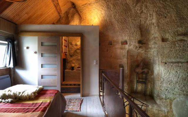 Troglodyte Loft 2